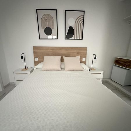 Hostal Merino Jedula Екстериор снимка